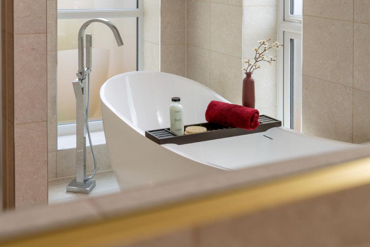Cheltenham Bed 1 ensuite