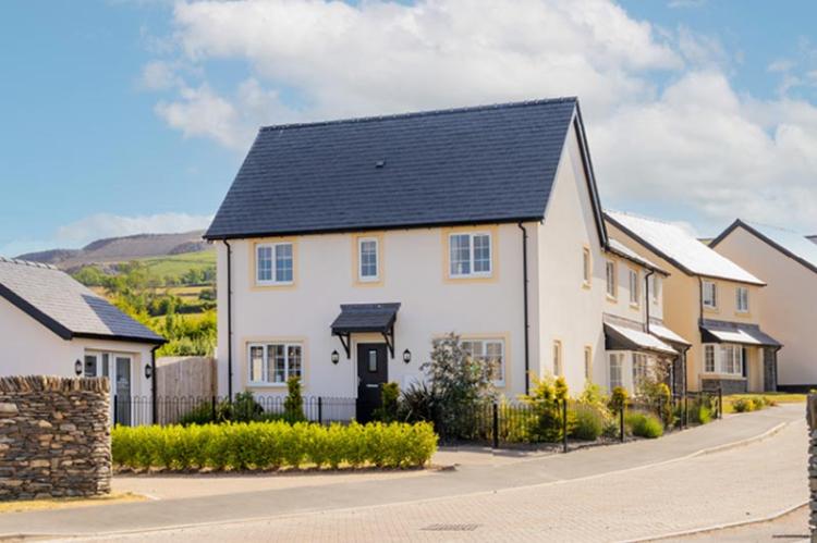 How to choose the right location for your first home